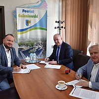 Podpisanie umowy na przebudowę drogi powiatowej w gminie Osina
