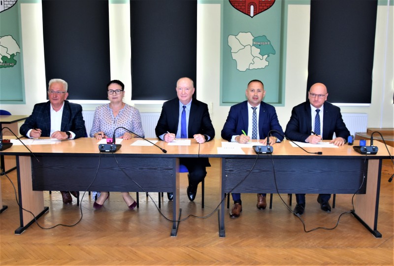 W środę 7 czerwca 2023 roku w Starostwie Powiatowym w Goleniowie podpisano Porozumienie ws. utworzenia Partnerstwa Obszaru Funkcjonalnego Gmin Powiatu Goleniowskiego oraz opracowania i wdrożenia strategii IIT. -