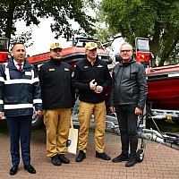 Uroczystość przekazania i użyczenia łodzi ratowniczych dla jednostek organizacyjnych Państwowej Straży Pożarnej i Ochotniczych Straży Pożarnych