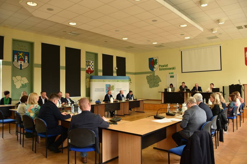 X Sesja Rady Powiatu Goleniowskiego zwołanej na wniosek Zarządu Powiatu Goleniowskiego -