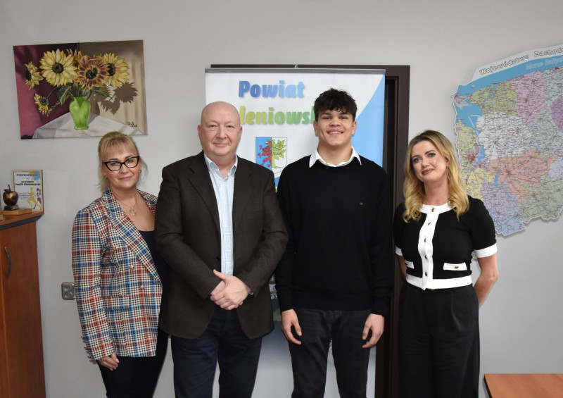 Młody zawodnik spotkał się ze Starostą Goleniowskim