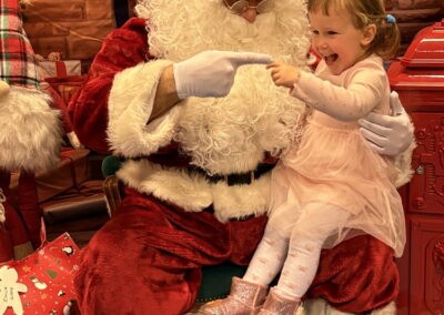 Impreza Mikołajkowa dla dzieci z rodzin zastępczych i rodzinnych domów dziecka