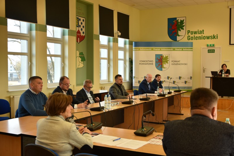 XVIII Sesja Rady Powiatu Goleniowskiego zwołana na wniosek Zarządu Powiatu Goleniowskiego