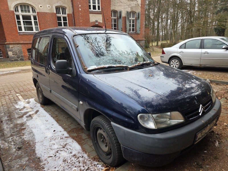 Ogłoszenie o sprzedaży samochodu służbowego Dom Pomocy Społecznej w Nowogardzie