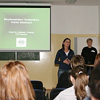 Spotkanie młodzieży goleniowskiego liceum z funkcjonariuszami policji