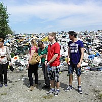 Jak sobie radzimy ze śmieciami