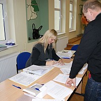  - Zdjęcia z podpisanie umów uczestnictwa w projekcie