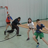 Szkolne zawody w przeciąganiu liny w ramach akcji „Ćwiczyć każdy może”