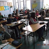 Uczniowie I LO prowadzą zajęcia z chemii w Gimnazjum Nr 1