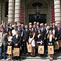 Ceremonia wręczenia mandatów na XXI Sesję Sejmu Dzieci i Młodzieży z udziałem uczniów Zespołu Szkół nr 1 w Goleniowie