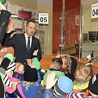 Przedszkolaki w starostwie