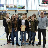 IV MIEJSCE ZESPOŁU SZKÓŁ NR 1 W GOLENIOWIE W FINALE WOJEWÓDZKIM UNIHOKEJA DZIEWCZĄT